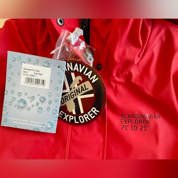 Scandinavian Explorer Raincoat. Small. Norwegian design. New with tags. 🇳🇴 - Picture 8 of 10